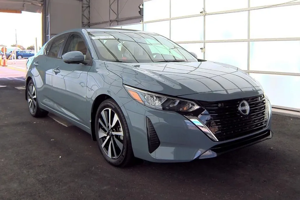 2024 Nissan Sentra SV photo 1