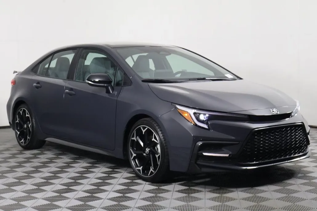 2025 Toyota Corolla SE photo 1