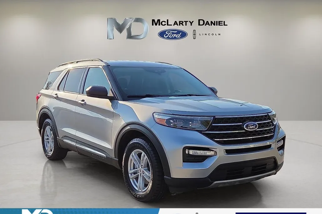 2020 Ford Explorer XLT photo 1