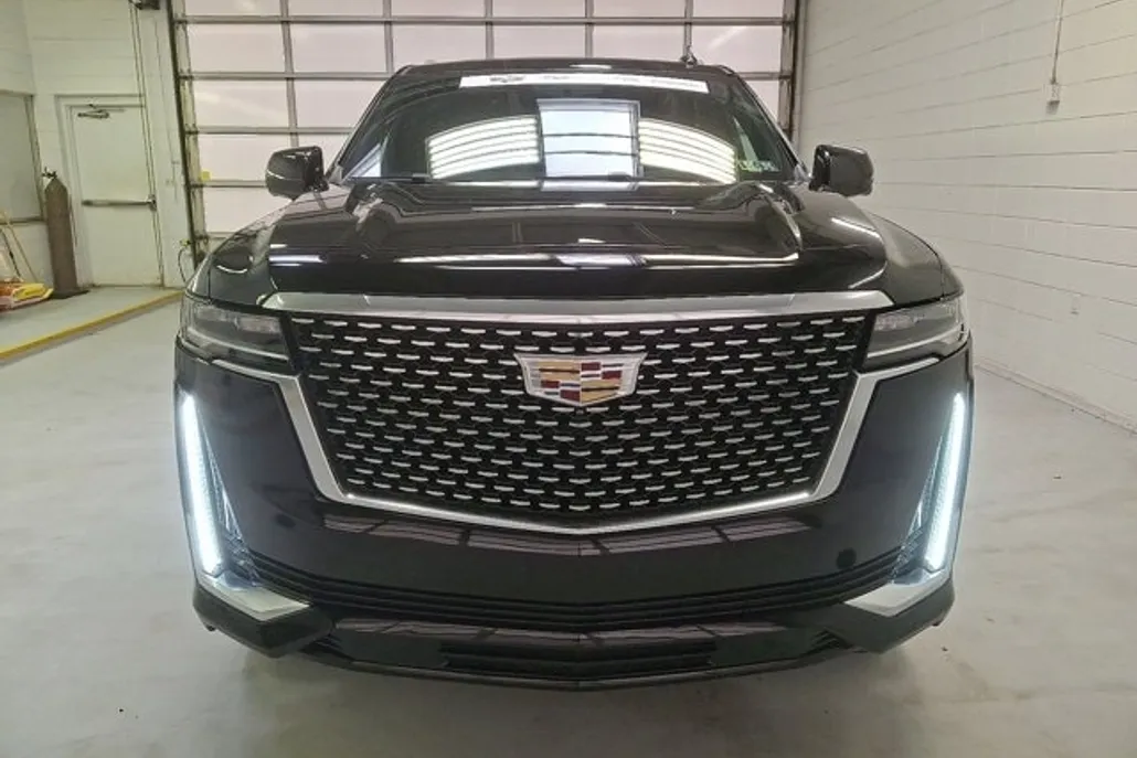 2023 Cadillac Escalade Premium Luxury photo 1