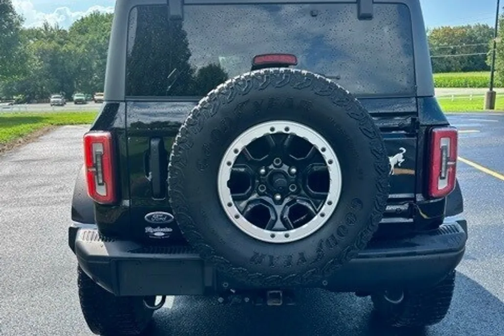 2022 Ford Bronco Badlands photo 1