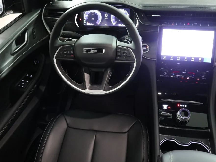 2025 Jeep Grand Cherokee Limited photo 16