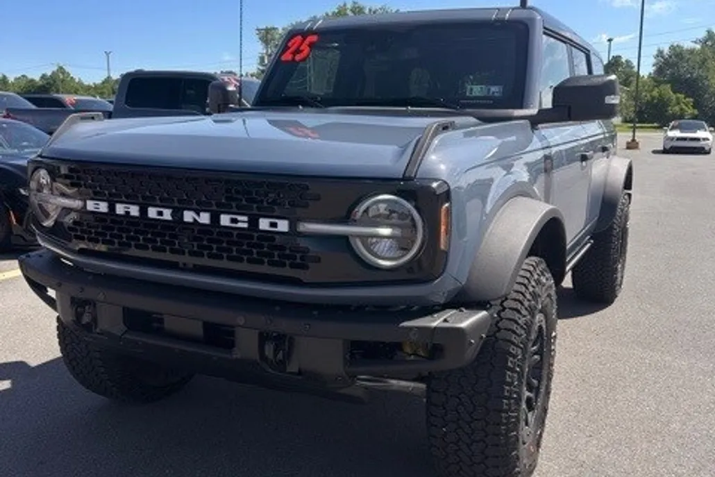 2025 Ford Bronco Badlands photo 1