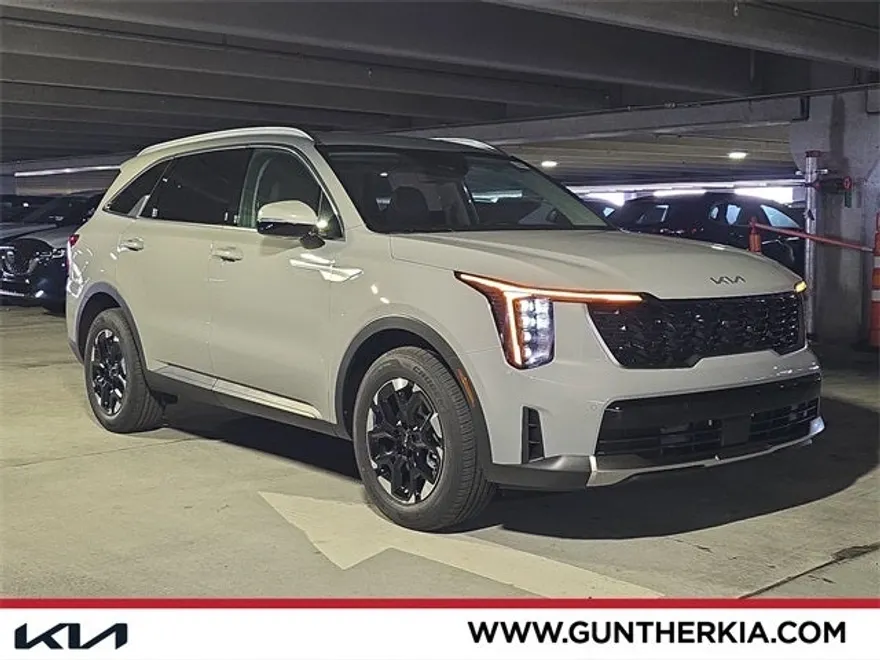 2026 Kia Sorento S photo 1