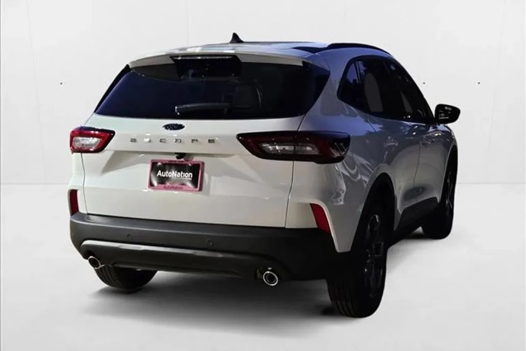 2025 Ford Escape ST-Line photo 1