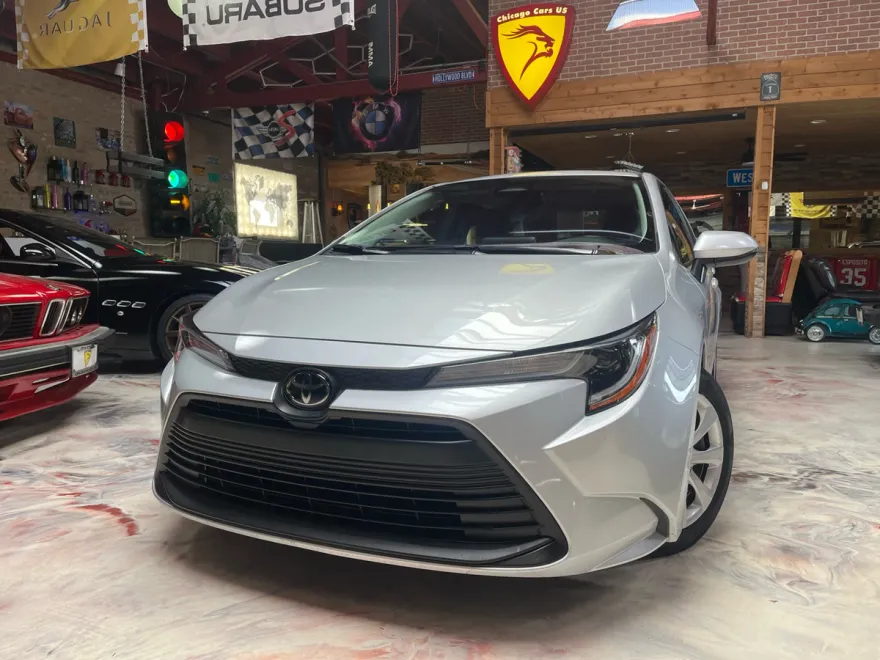 2024 Toyota Corolla LE photo 1
