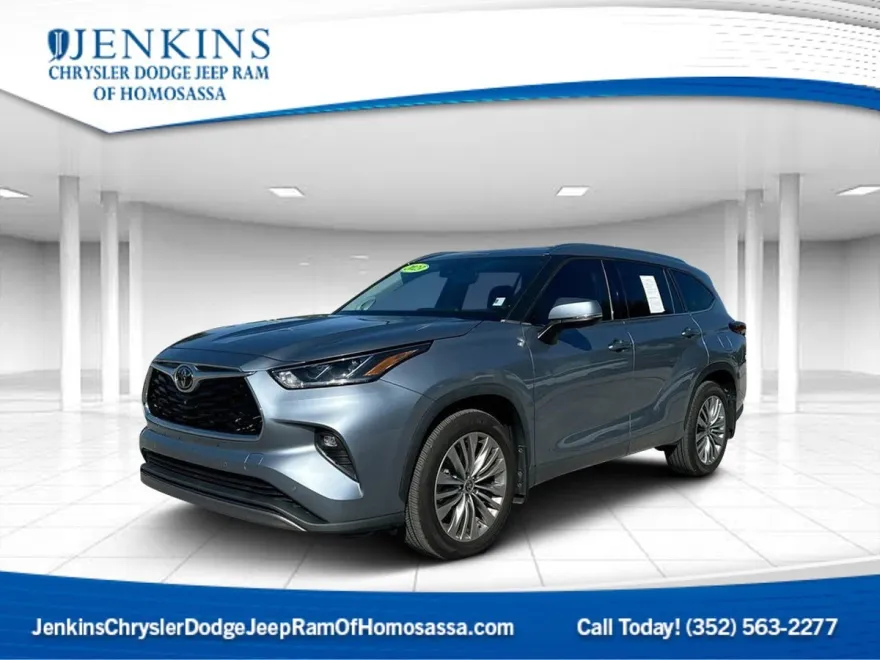 2023 Toyota Highlander L photo 1