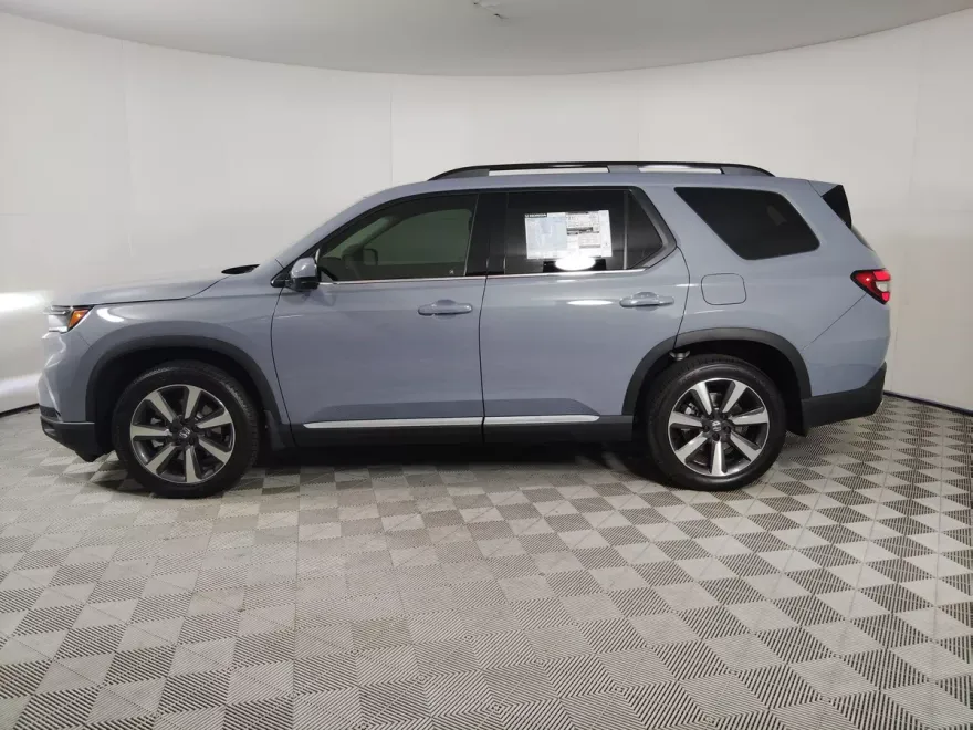 2025 Honda Pilot Touring photo 1