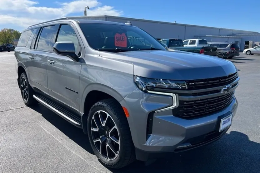 2021 Chevrolet Suburban RST photo 1