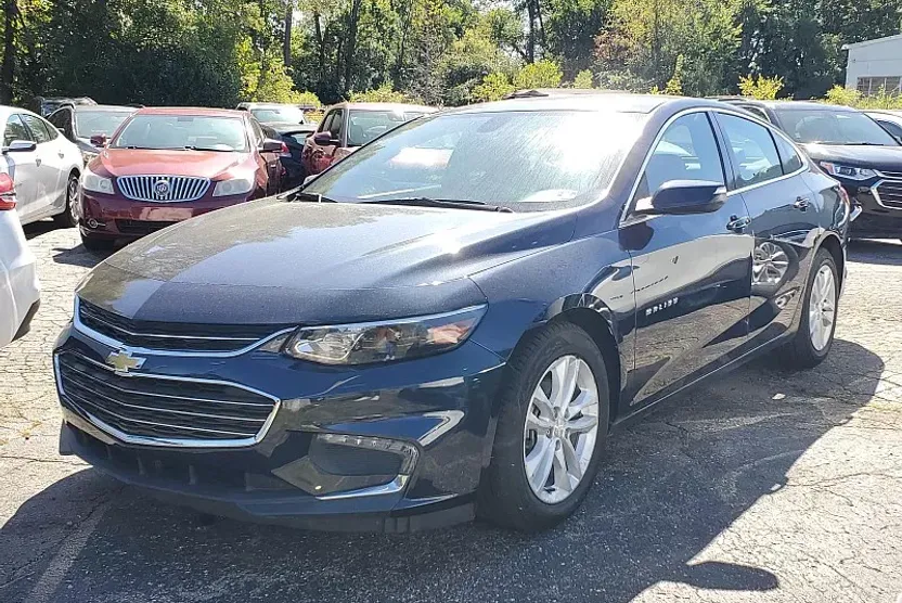 2016 Chevrolet Malibu 1LT photo 1