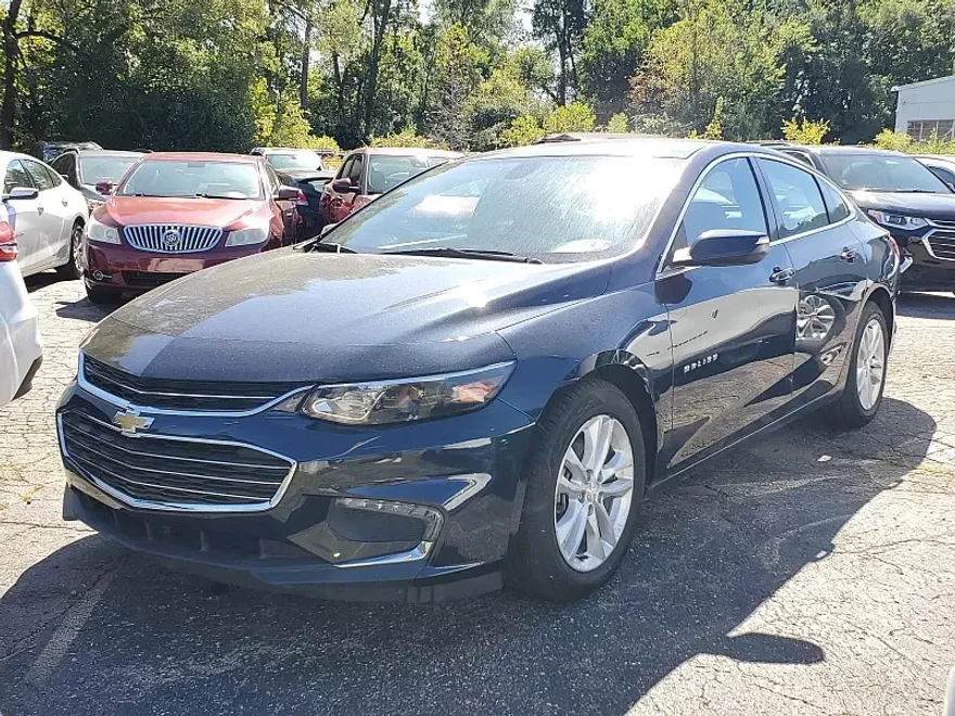 2016 Chevrolet Malibu 1LT photo 1