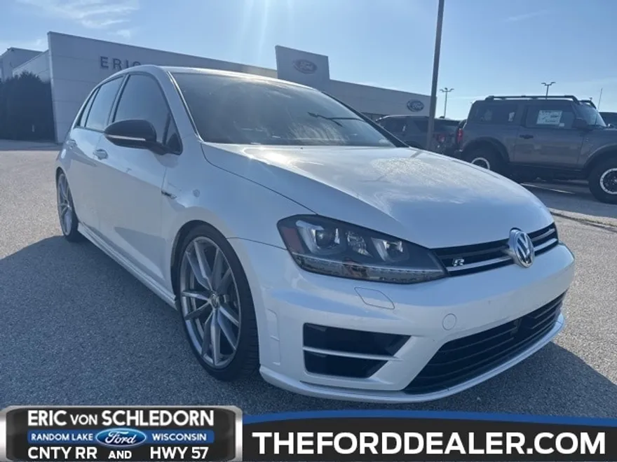 2017 Volkswagen Golf R 4Motion photo 1