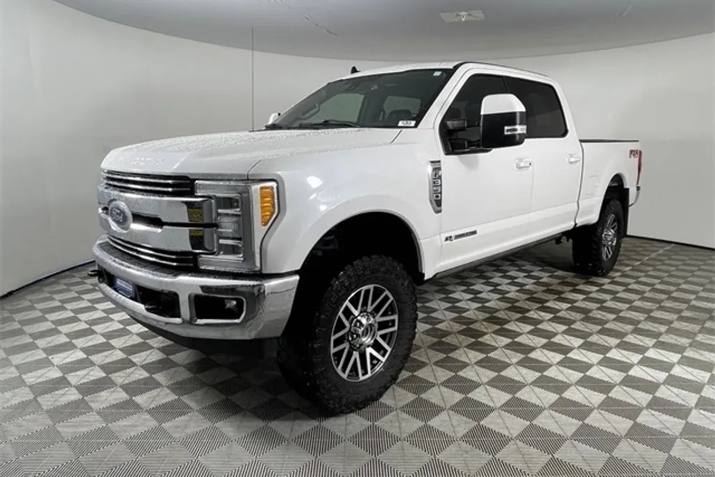 2019 Ford F-350 Lariat photo 1