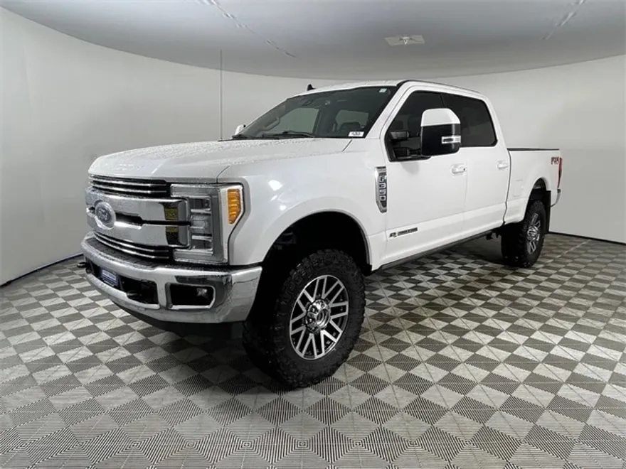 2019 Ford F-350 Lariat photo 1