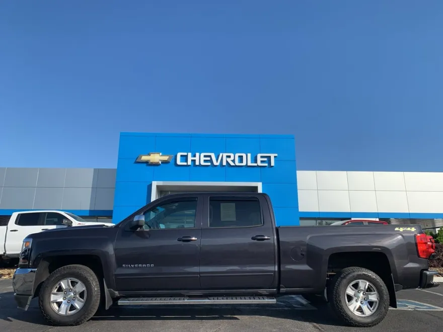 2016 Chevrolet Silverado 1500 LT photo 1