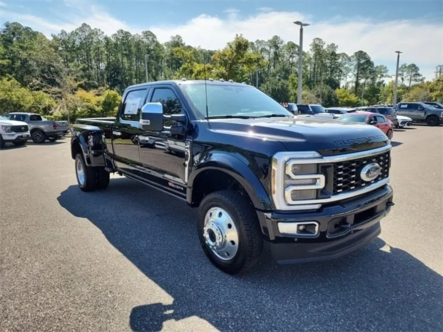 2025 Ford F-450 Platinum photo 1