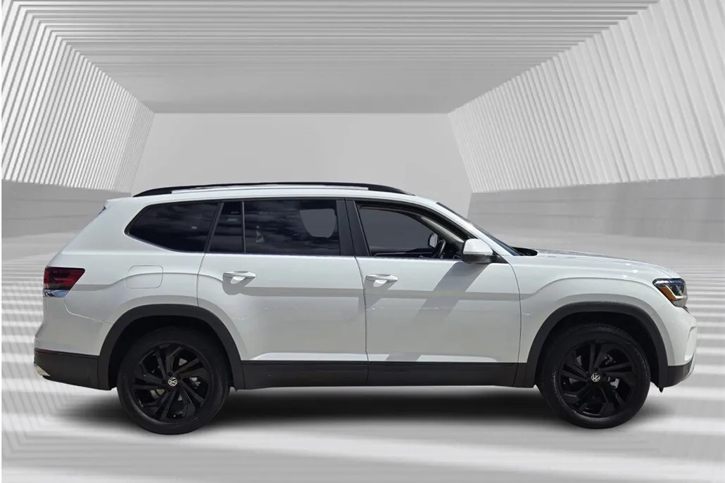 2022 Volkswagen Atlas SE Technology photo 1