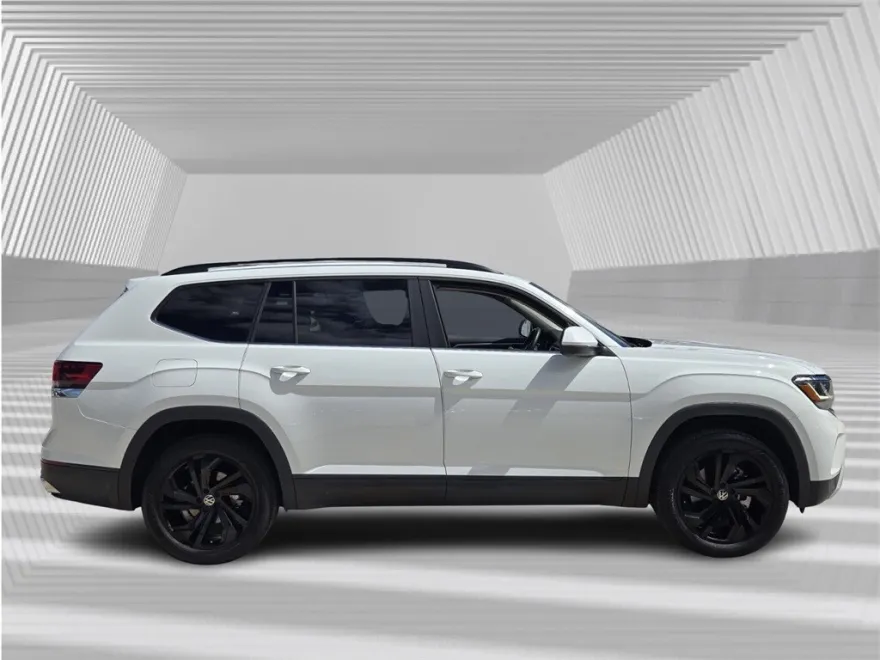 2022 Volkswagen Atlas SE Technology photo 1
