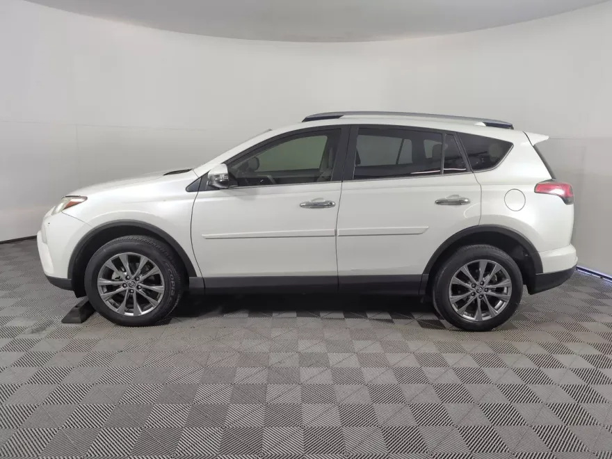 2018 Toyota RAV4 Platinum photo 1