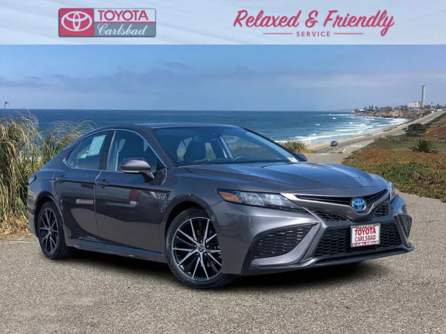2023 Toyota Camry Hybrid SE photo 1