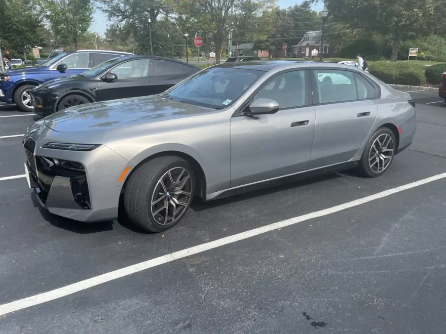2024 Bmw 740i xDrive photo 1
