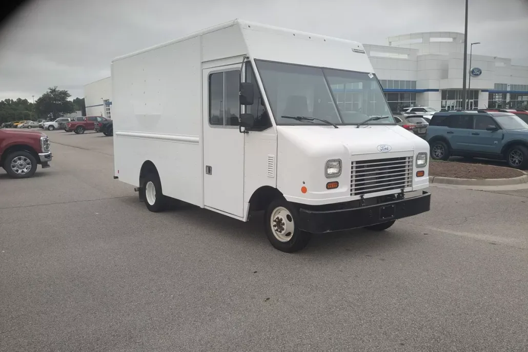 2019 Ford E-350 photo 1