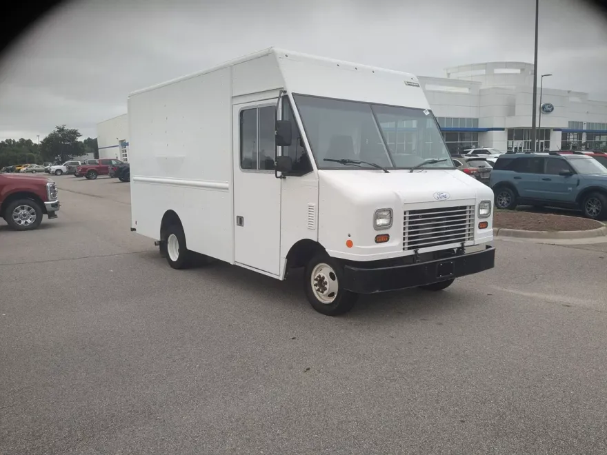 2019 Ford E-350 photo 1