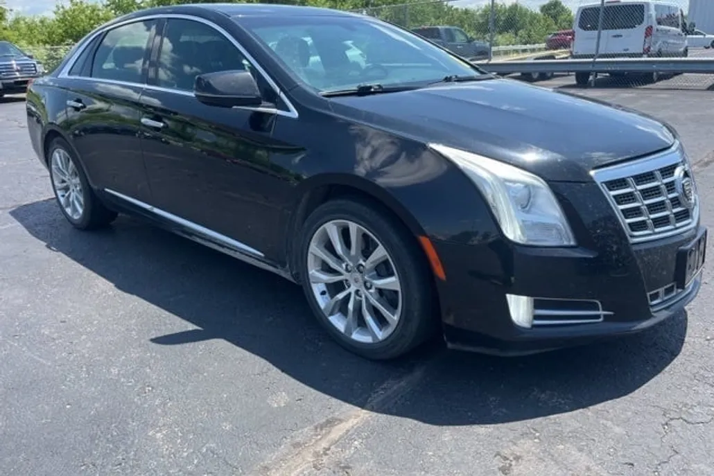 2015 Cadillac XTS Luxury photo 1