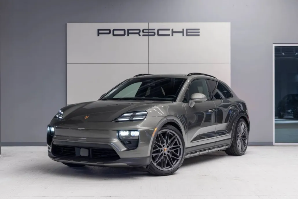 2025 Porsche Macan Electric photo 1
