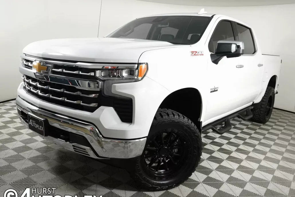 2025 Chevrolet Silverado 1500 LTZ photo 1