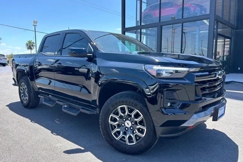 2024 Chevrolet Colorado Z71 photo 1