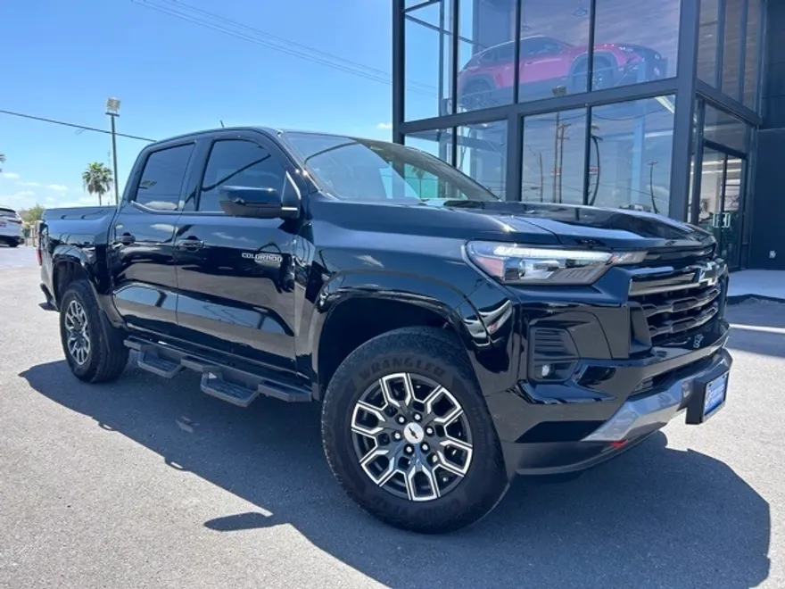 2024 Chevrolet Colorado Z71 photo 1