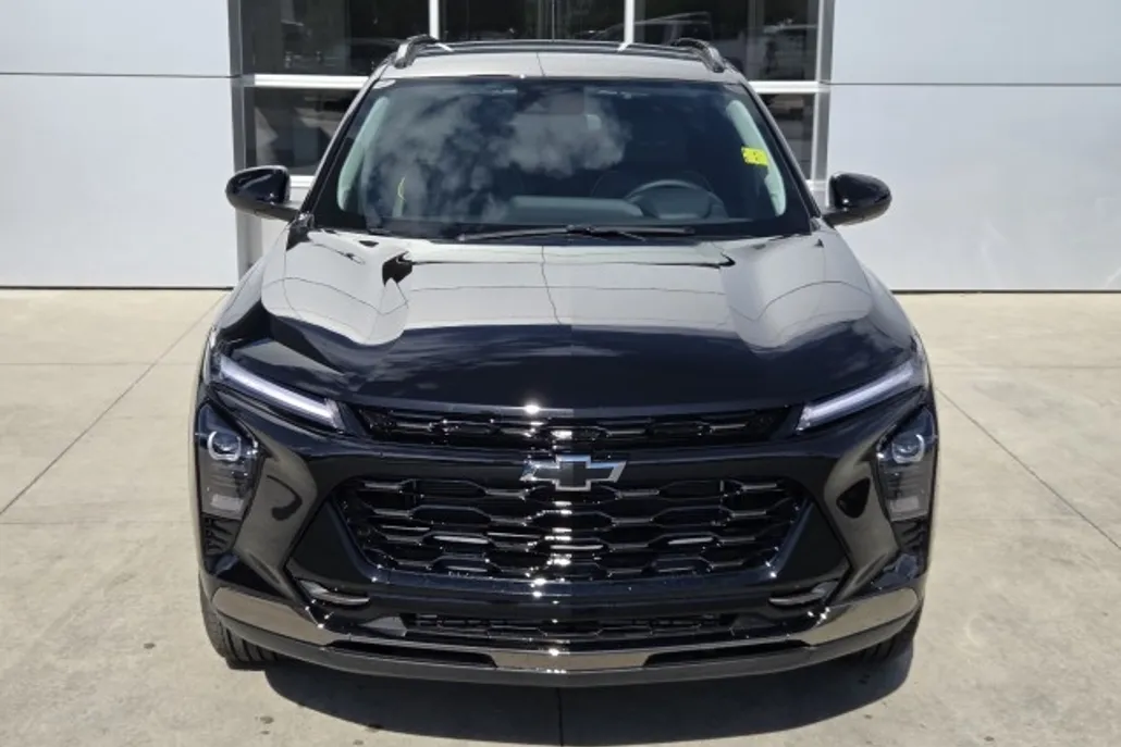 2025 Chevrolet Trax ACTIV photo 1