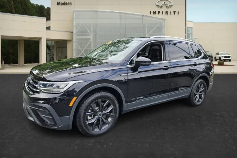 2024 Volkswagen Tiguan SE Wolfsburg Edition photo 1