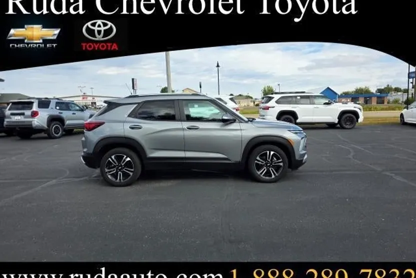 2024 Chevrolet Trailblazer LT photo 1
