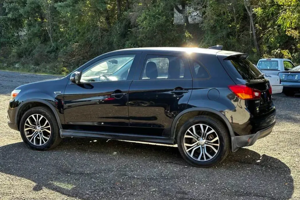 2017 Mitsubishi Outlander Sport ES photo 1