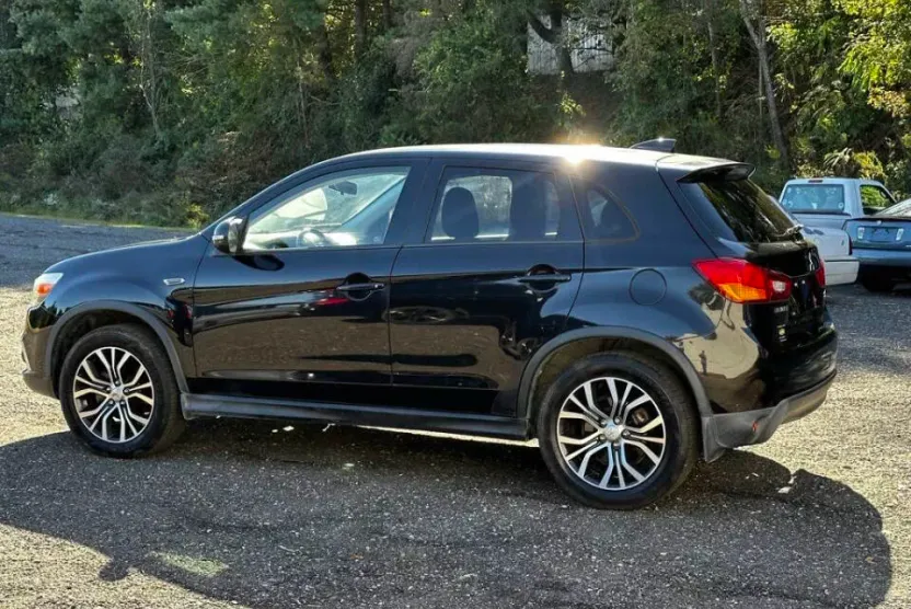 2017 Mitsubishi Outlander Sport ES photo 1