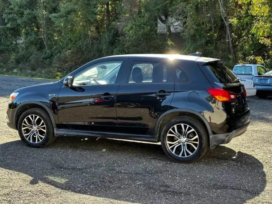 2017 Mitsubishi Outlander Sport ES photo 1