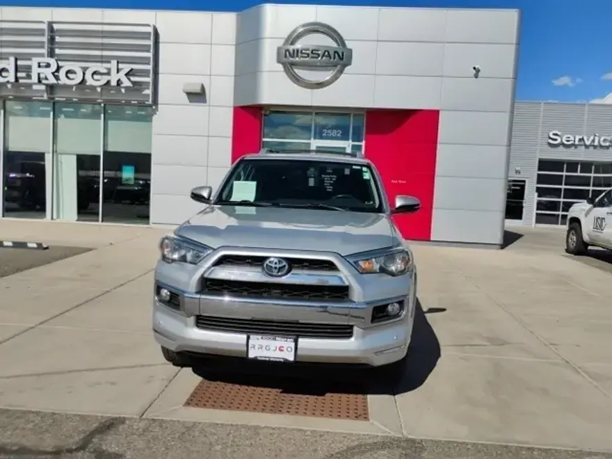 2016 Toyota 4Runner Limited photo 1