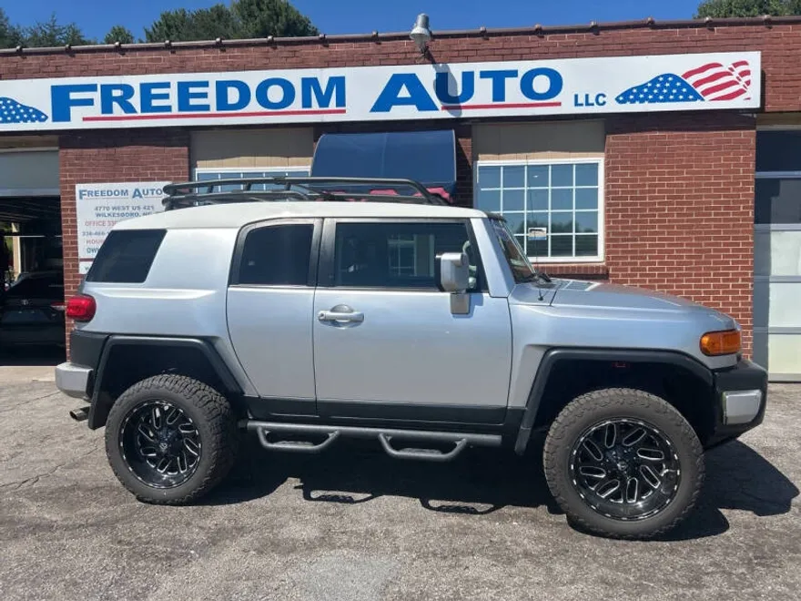 2007 Toyota FJ Cruiser Base photo 1