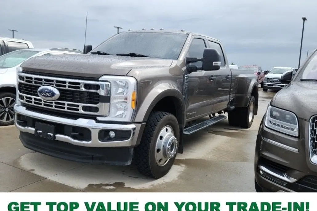 2023 Ford F-450 XLT photo 1