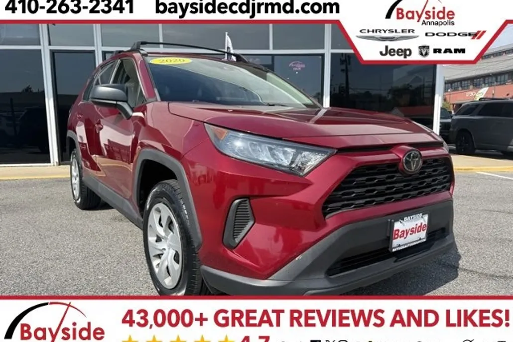 2020 Toyota RAV4 LE photo 1
