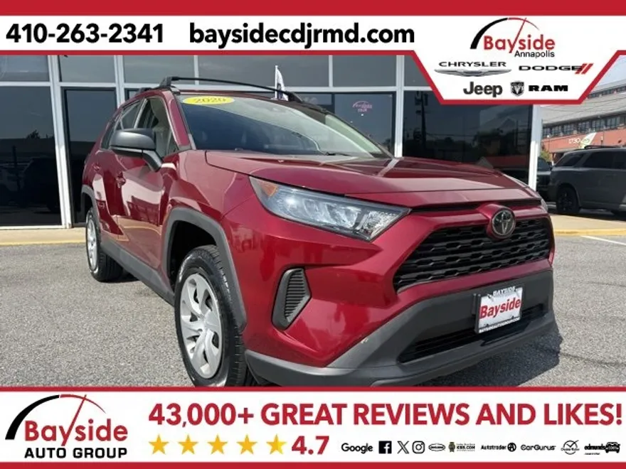 2020 Toyota RAV4 LE photo 1