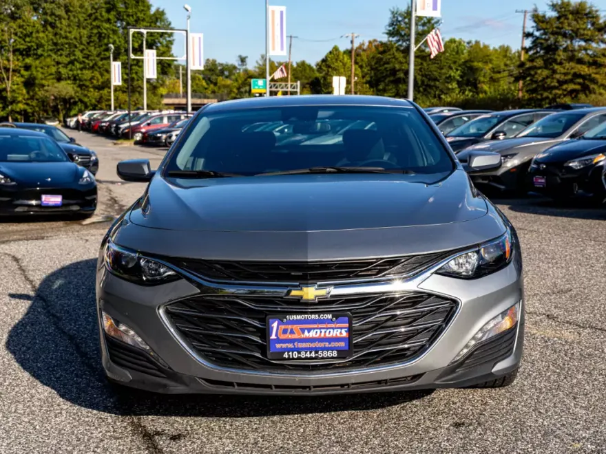 2024 Chevrolet Malibu 1LT photo 1