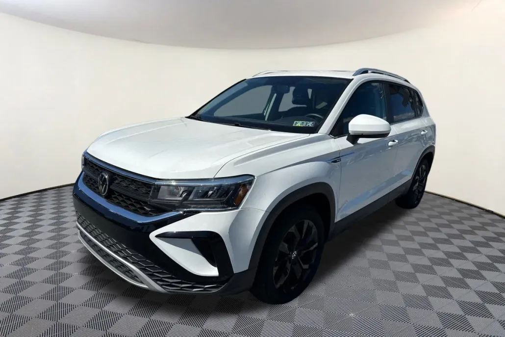 2022 Volkswagen Taos SE photo 1
