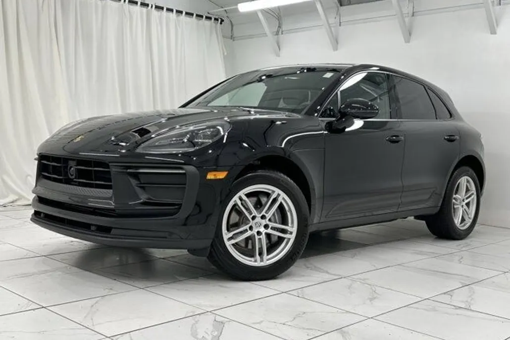 2024 Porsche Macan Base photo 1