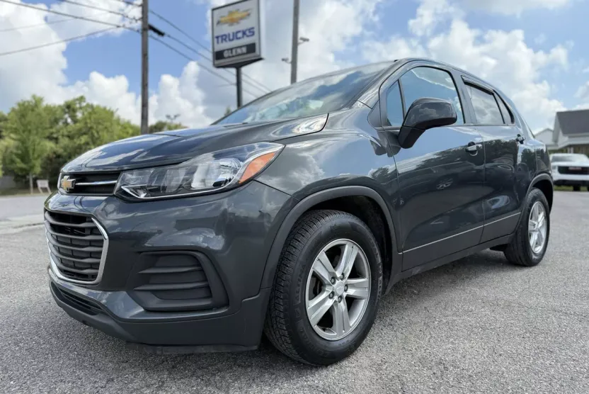 2019 Chevrolet Trax LS photo 1