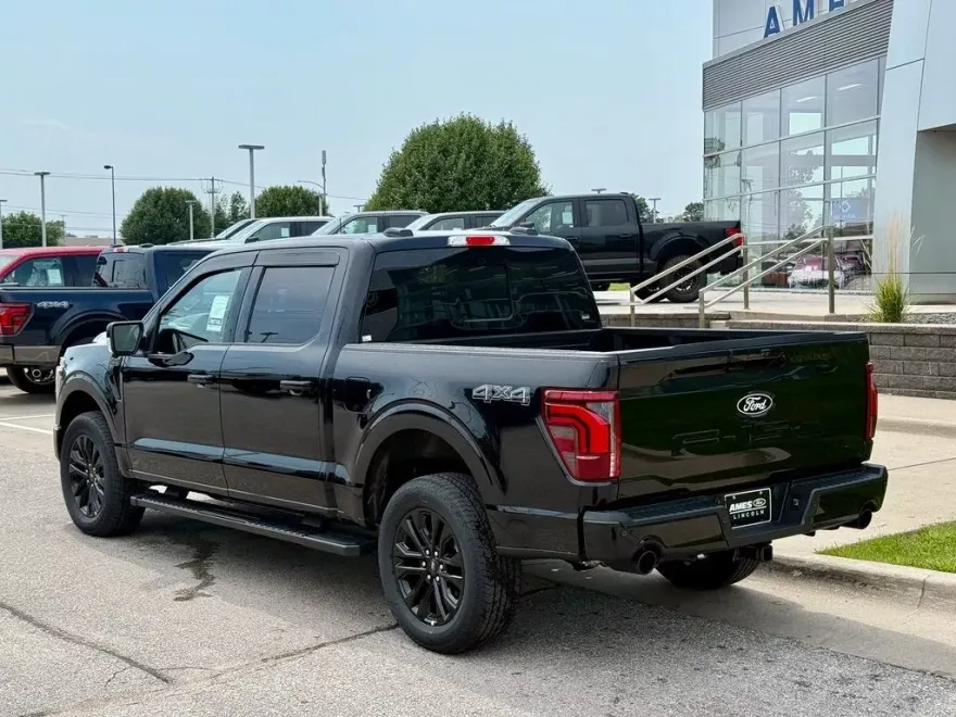 2025 Ford F-150 Lariat photo 1
