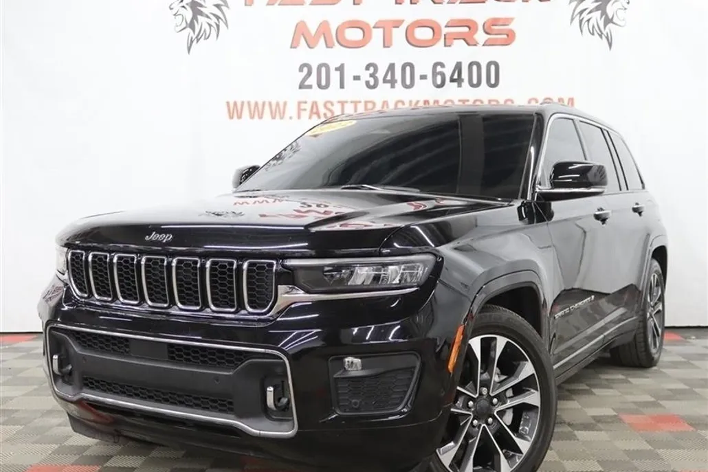 2022 Jeep Grand Cherokee Overland photo 1