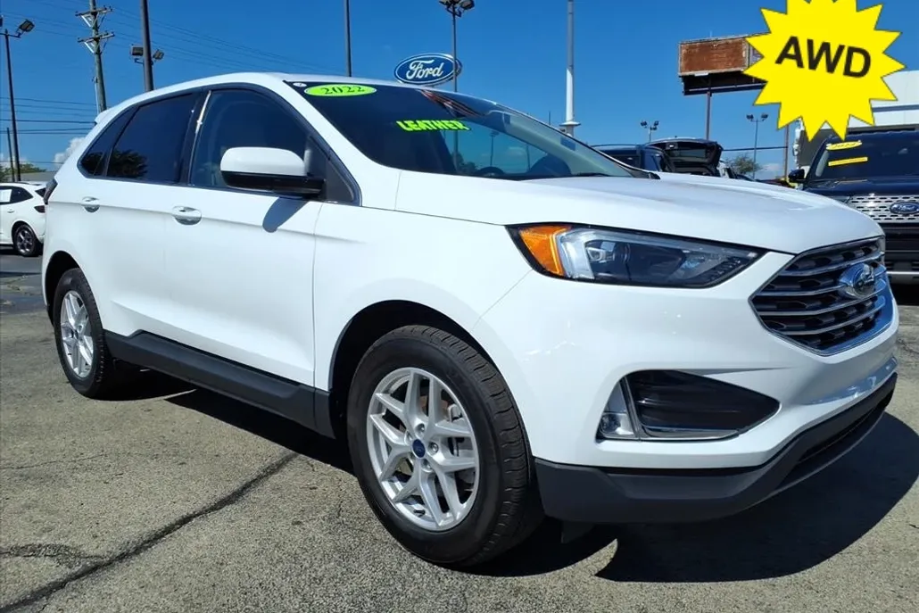 2022 Ford Edge SEL photo 1